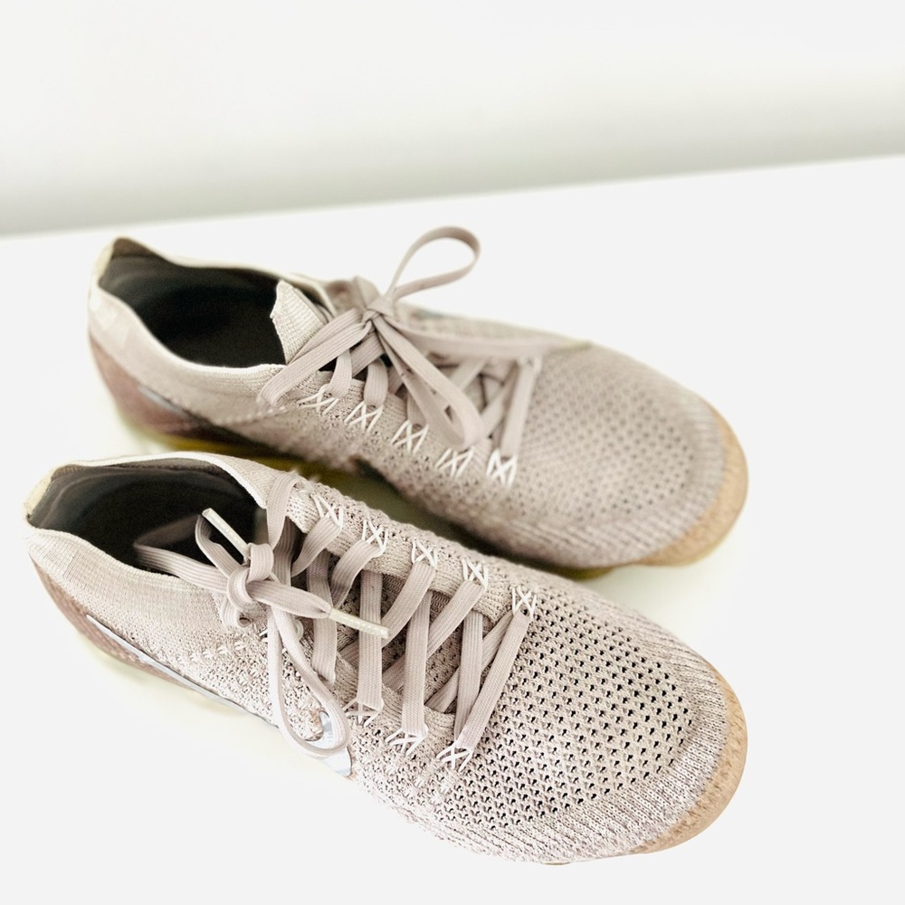 Nike Air Vapormax Flyknit sneakers - Picture 8 of 10
